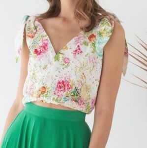 FLOWER EMBROIDERED TIE-STRAP WRAPPED TOP size medium